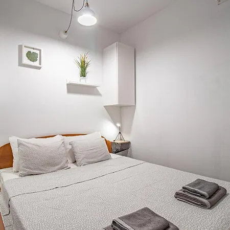 Apartment Cool Sunny