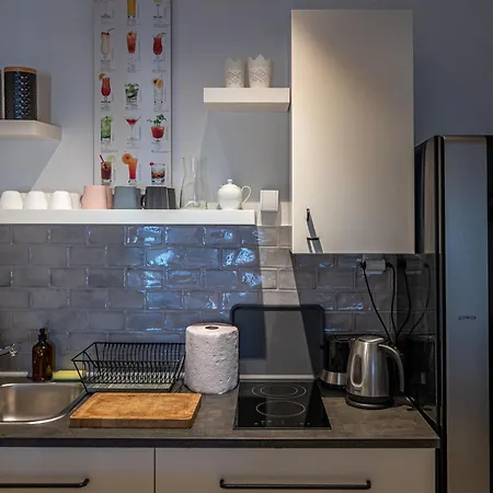 Cool Sunny Apartment
